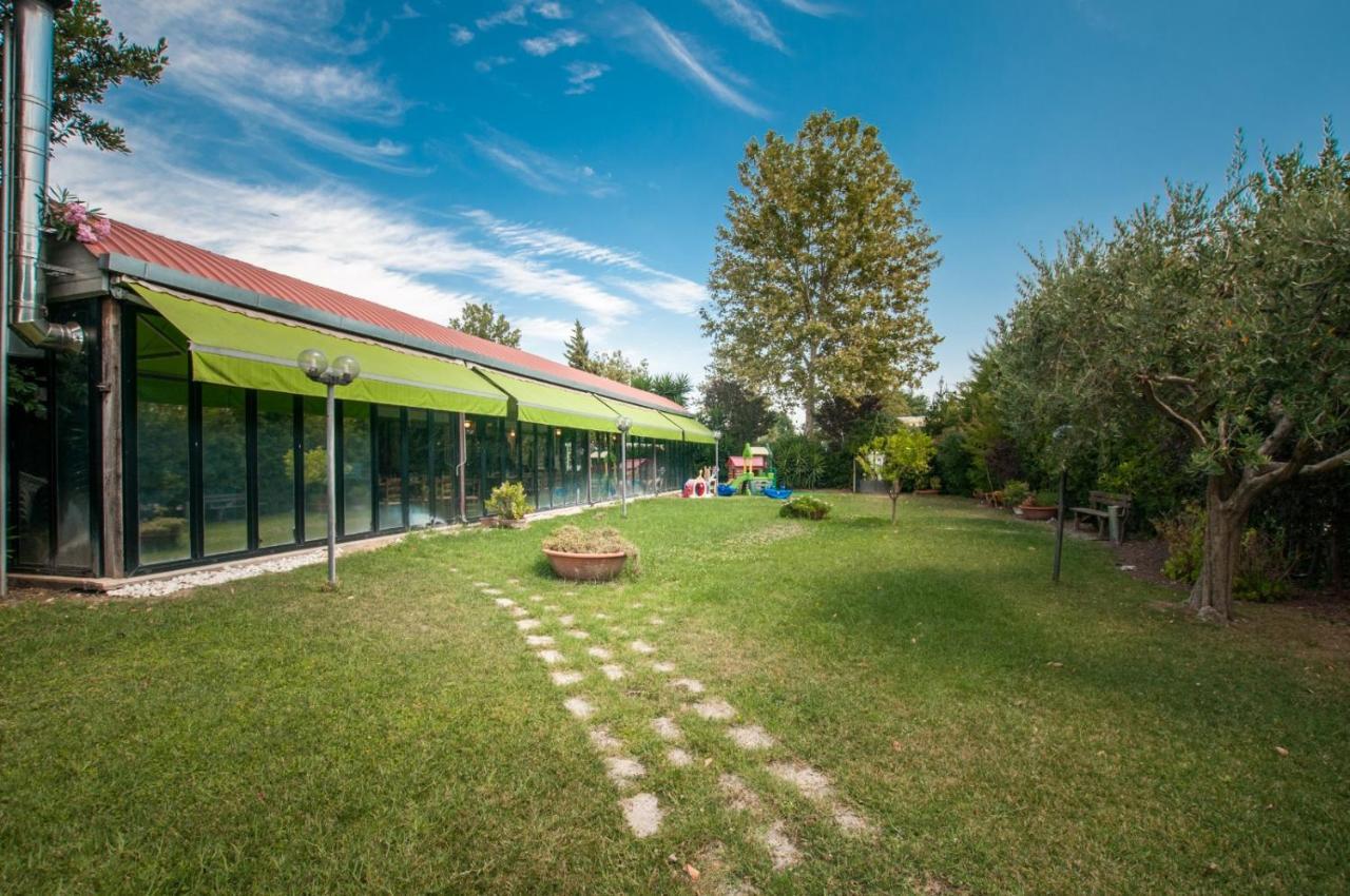 La Vecchia Fattoria Hotel Loreto Exterior photo