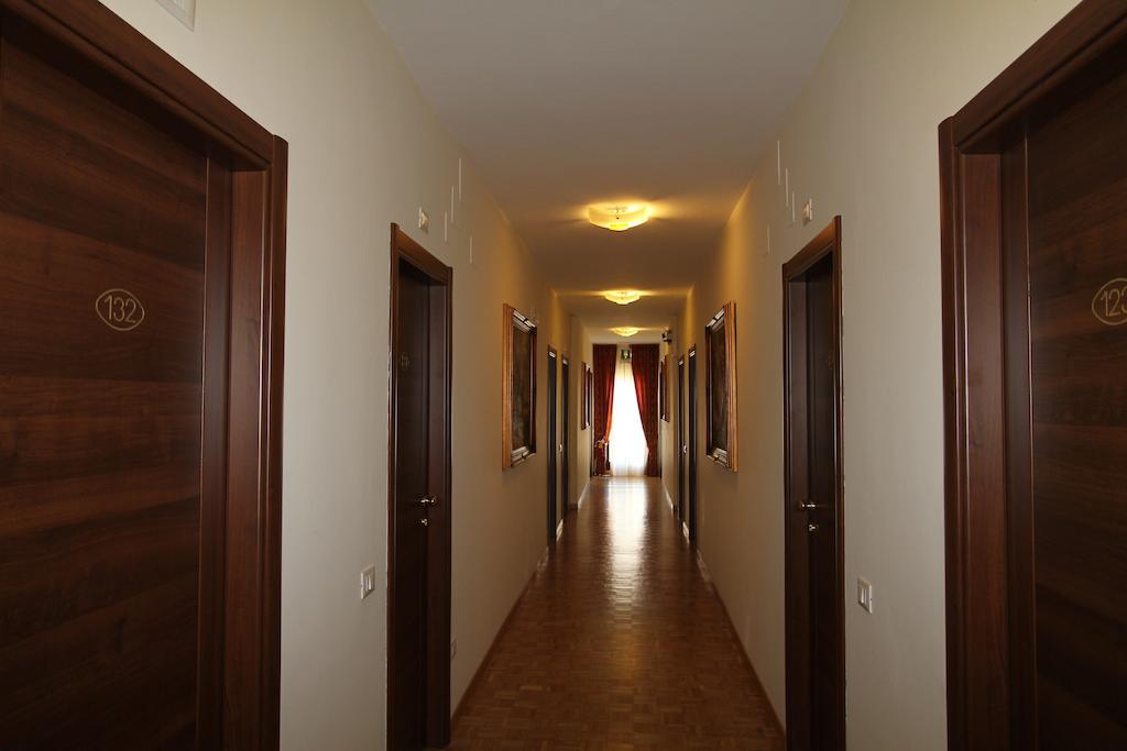 La Vecchia Fattoria Hotel Loreto Room photo