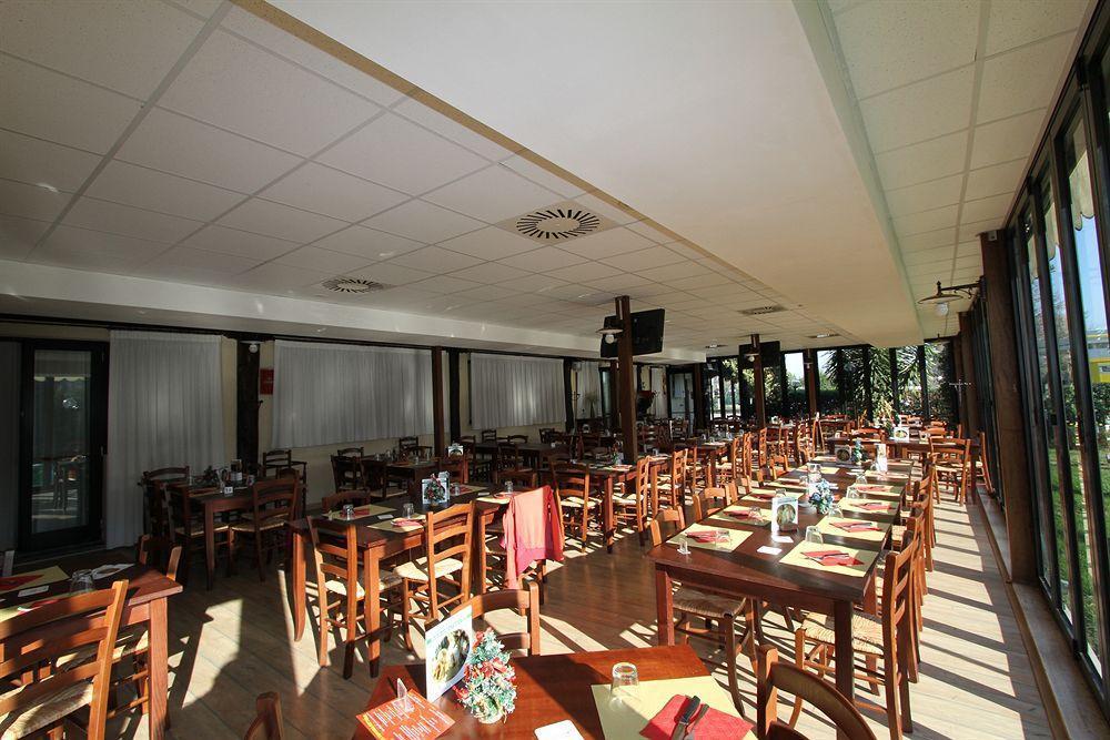 La Vecchia Fattoria Hotel Loreto Exterior photo