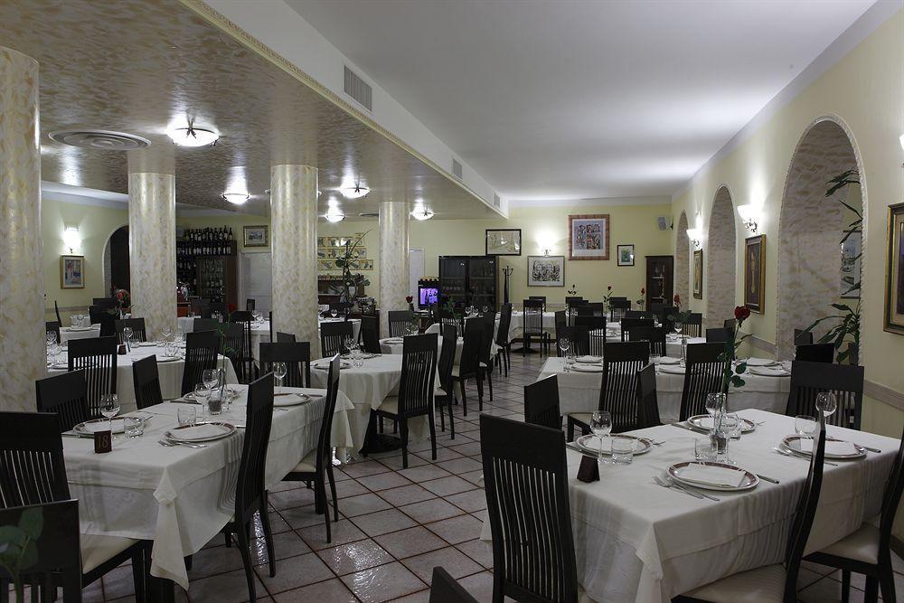 La Vecchia Fattoria Hotel Loreto Exterior photo