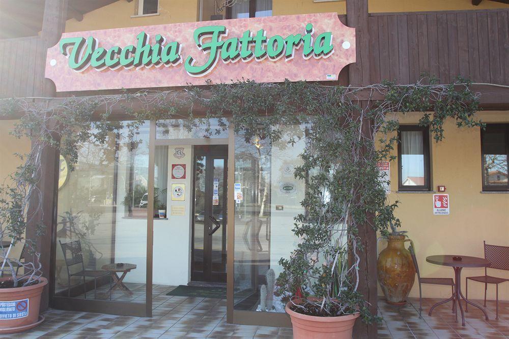 La Vecchia Fattoria Hotel Loreto Exterior photo