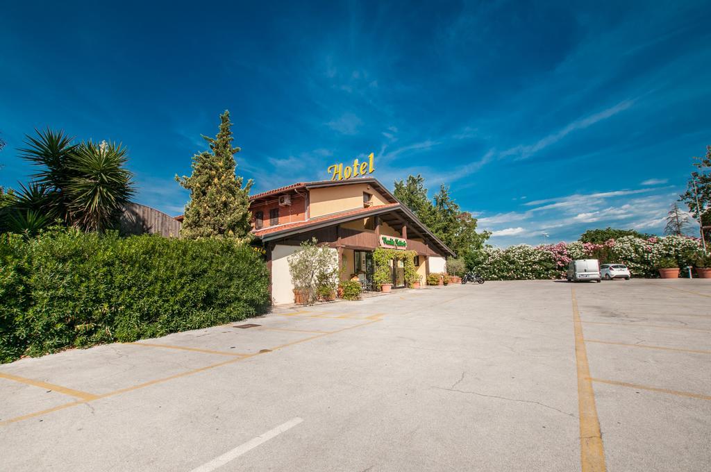 La Vecchia Fattoria Hotel Loreto Exterior photo