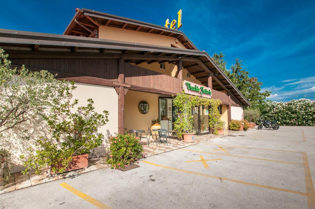 La Vecchia Fattoria Hotel Loreto Exterior photo