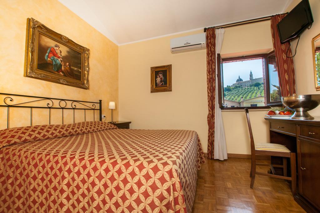 La Vecchia Fattoria Hotel Loreto Exterior photo