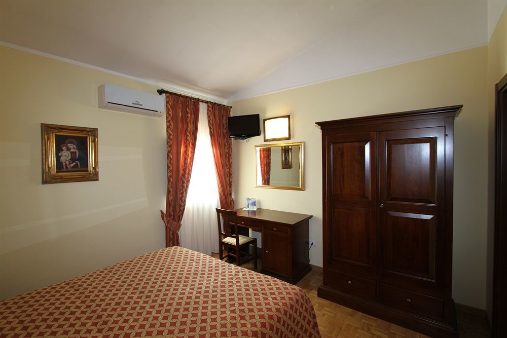 La Vecchia Fattoria Hotel Loreto Exterior photo