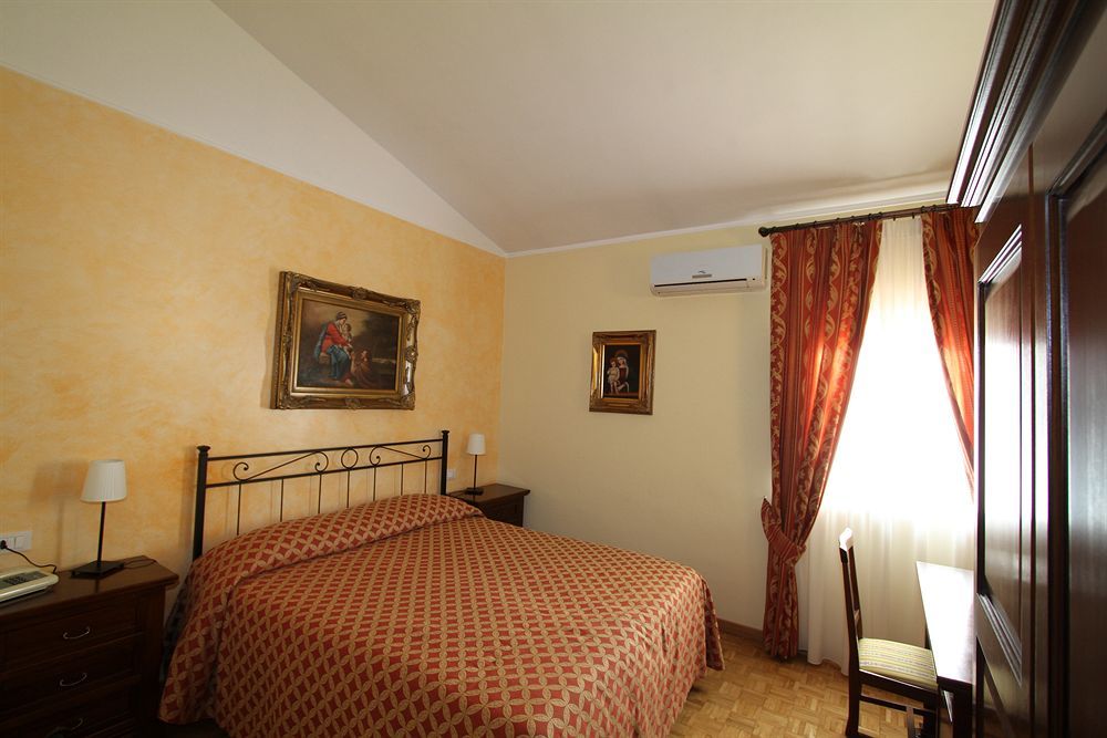 La Vecchia Fattoria Hotel Loreto Exterior photo