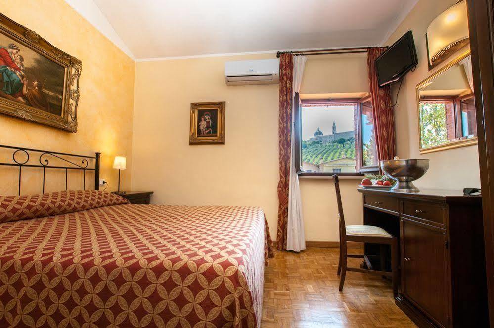 La Vecchia Fattoria Hotel Loreto Exterior photo